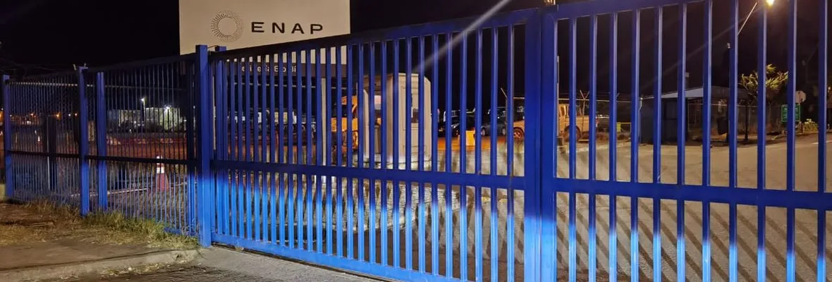 Le cayó encima un portón de más de 300 kg: Condenan a ENAP por daño moral debido a grave accidente laboral