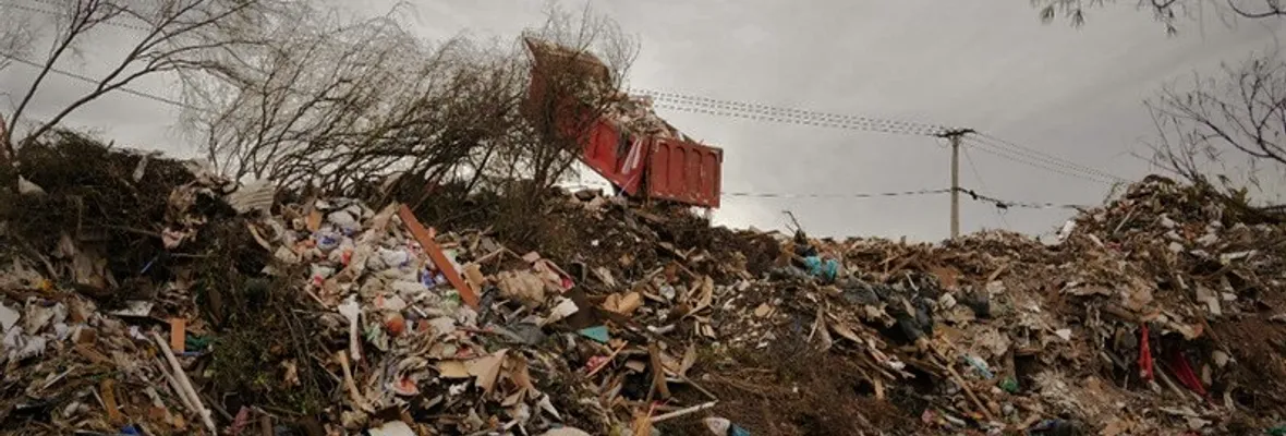 Mano dura contra las 'Mafias de la Basura': Municipios exigen responsabilidad por sus desechos a constructoras o que digan adiós a los permisos de edificación