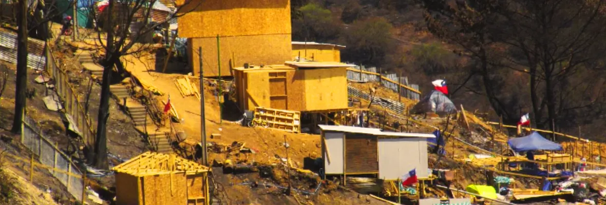 CRÓNICA| A un mes del megaincendio: El impulso de la autoconstrucción