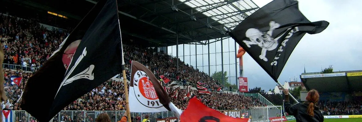 Antifascismo a primera división: St. Pauli ascendió a liga de honor del fútbol alemán