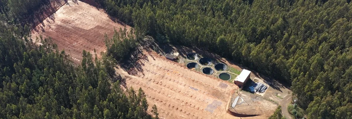 La abandonada planta piloto que impulsó el negocio minero de tierras raras en los cerros de Penco