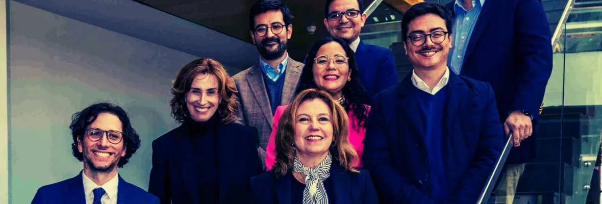 Fernando Peña: El exseremi que pasó por la USS y escribió junto a Marcela Cubillos ahora va por la gobernación del Biobío
