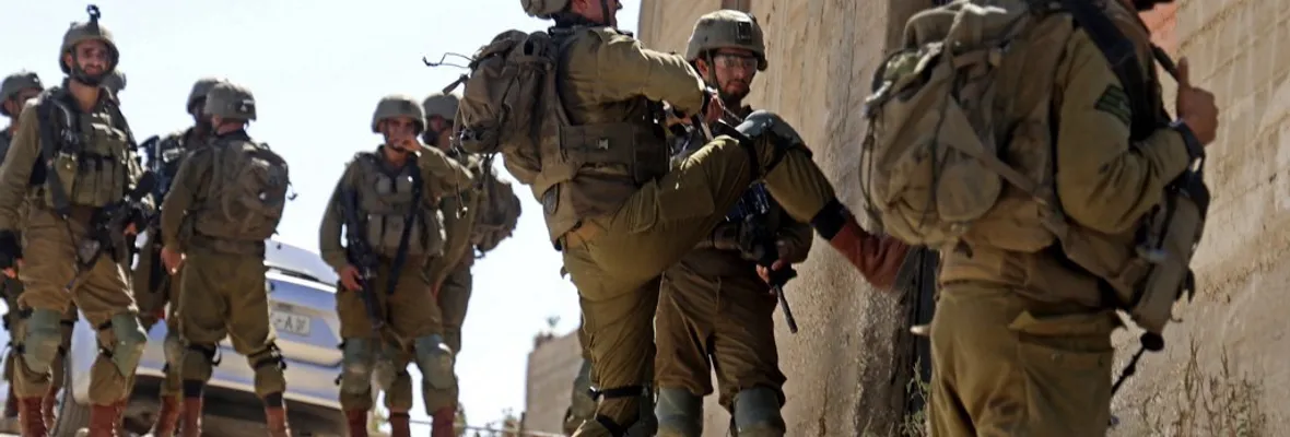 Mientras la hambruna extermina al pueblo palestino: Soldados israelíes atacan agricultores impidiendo cosecha de olivos en Cisjordania