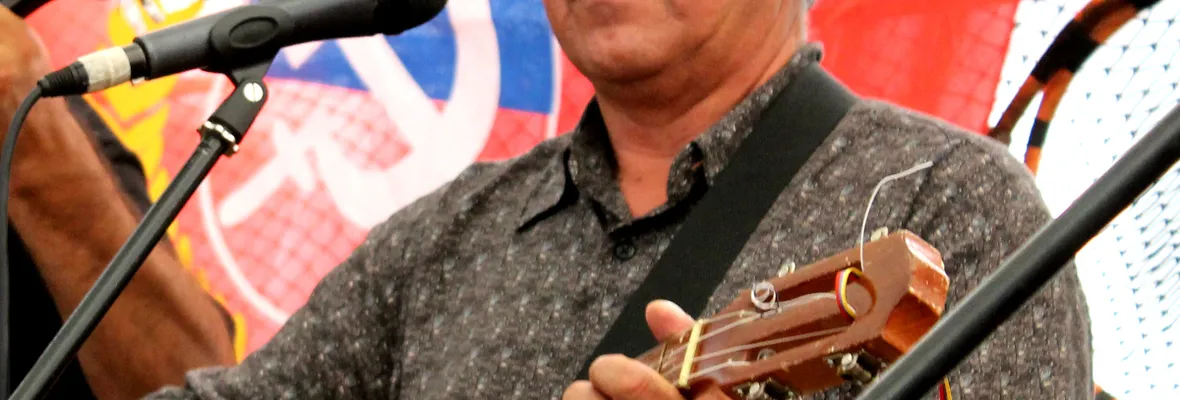 Se presentará en Coronel el libro “Canto vivo, canto rebelde en dictadura” de Carlos Pinto