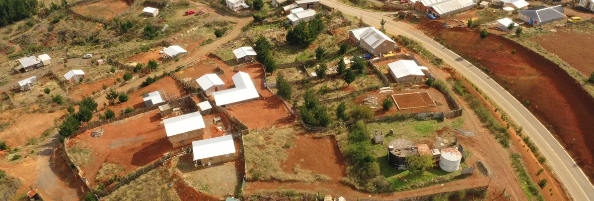 Forestal Arauco quiere dejar sin casa a tres mil familias en Curanilahue: Dirigente vecinal denuncia desalojo masivo y falta de diálogo con la empresa