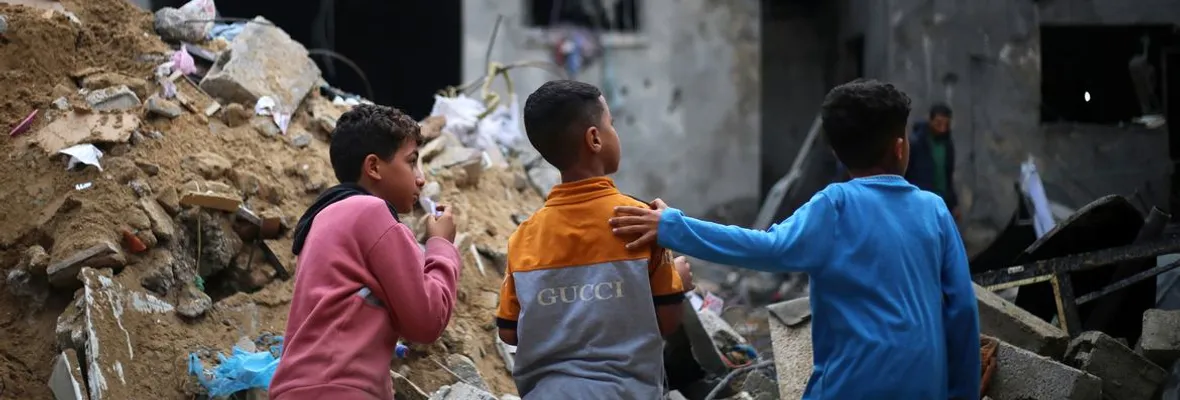 Ataque israelí cobra la vida de 50 niños durante asedio a distintos centros médicos al norte de Gaza