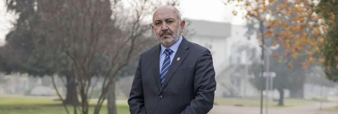 Sindicato trabajadoras/es a honorarios UBB responde saludo de rector Benito Umaña: "Con una profunda angustia, desesperanza y frustración recibimos los deseos de paz y alegría de Navidad y Año Nuevo"