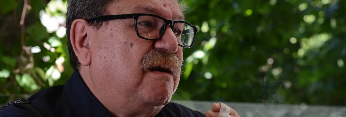 Paco Ignacio Taibo II: «La última vez que hablé con Boric, le dije “no te da vergüenza ser presidente de un país que cobra 18% de impuesto”» al libro