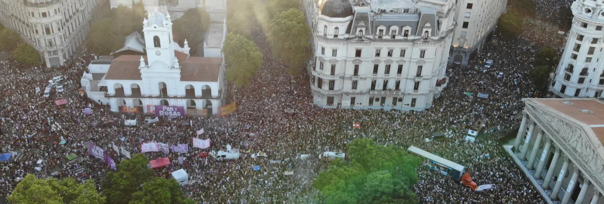 Marea humana copó Buenos Aires en rechazo a Milei