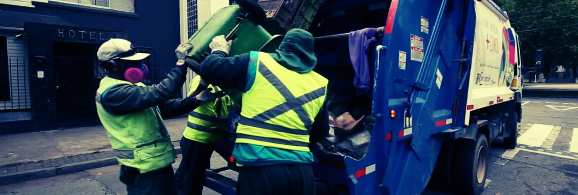 Trabajadores del aseo advierten que cesará recolección de basura a nivel nacional si los municipios no pagan bonificación anual adeudada hace 15 días