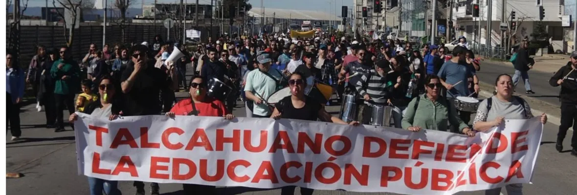 Talcahuano: Marchas, caravanas e intervenciones marcan paro indefinido de trabajadores de la educación por no pago de cotizaciones y descuentos voluntarios
