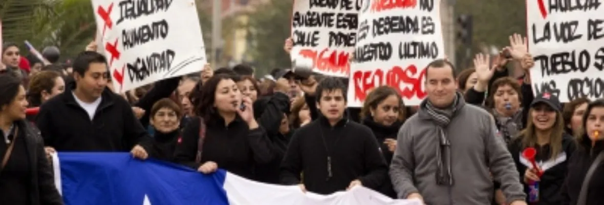 El impedimento de hacer huelga en 73 grandes empresas no contempla compensación alguna ante la pérdida de este derecho