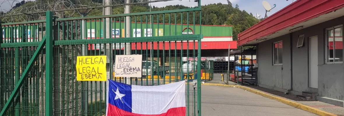 Trabajadores de Ebema sucursal Concepción en huelga por mejores condiciones laborales