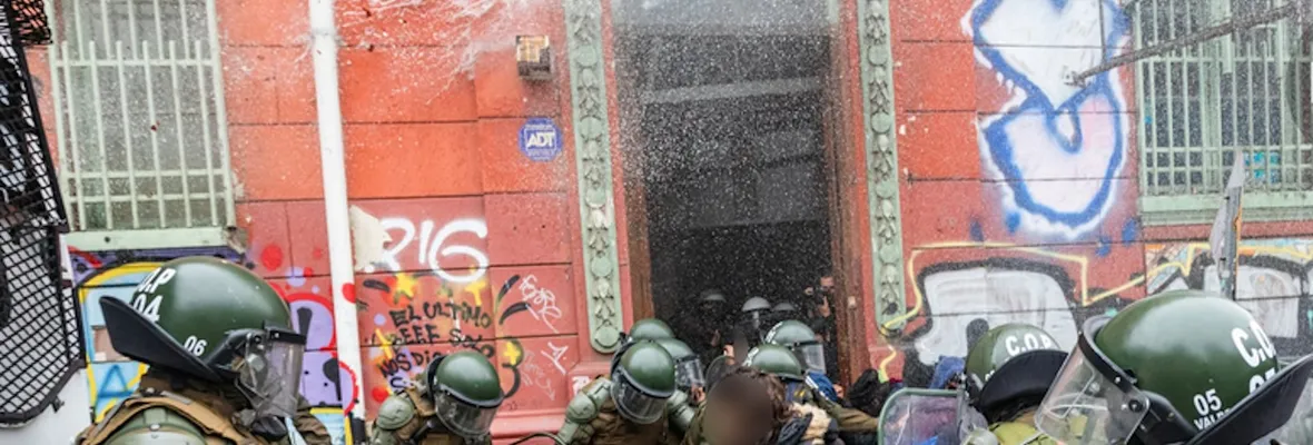 Violento desalojo contra espacio cultural Katarcis en Valparaíso