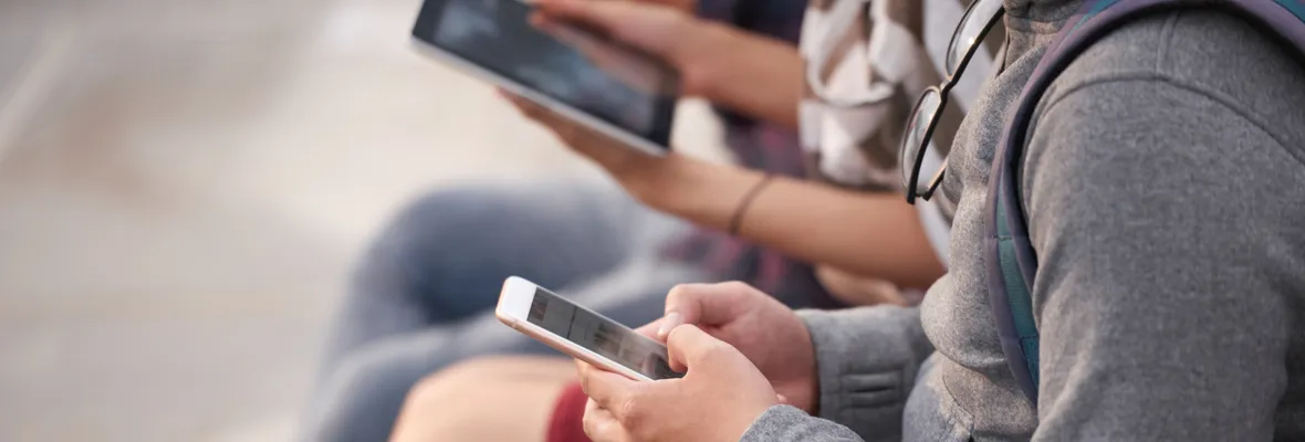 Contacto de niños, niñas y adolescentes con desconocidos en internet aumentó de 19% en 2016 a 42% en 2022 en Chile, advierte estudio