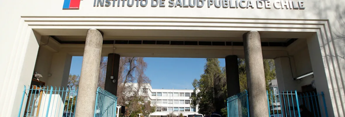 Instituto de Salud Pública: Gobierno pretende eliminar programa estratégico cuya privatización cuesta 400% más al Estado