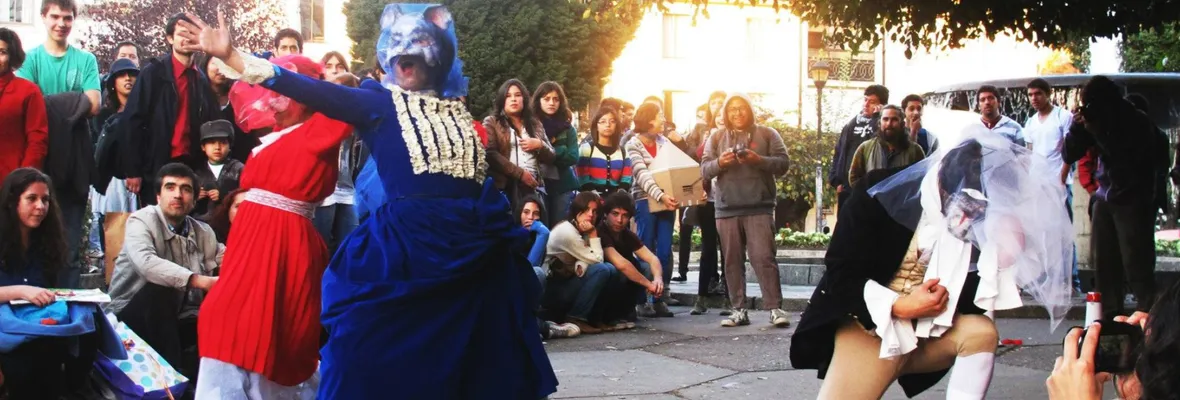 Archivo de Teatro de Concepción sistematiza 25 años de historia y prepara lanzamiento de repositorio digital