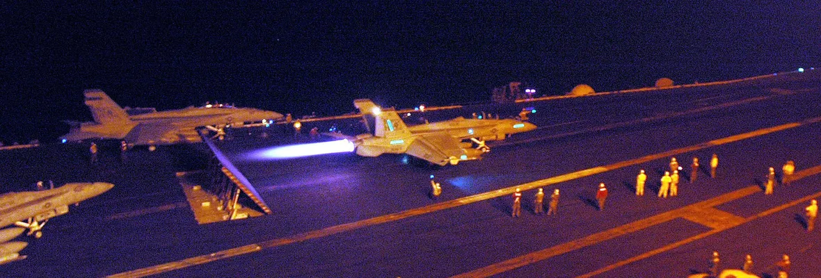 EE.UU. bombardea a Irán por onceava noche consecutiva mientras Hegseth revela el exorbitante costo de la guerra al Senado y le pide más fondos