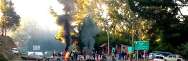 Barricadas en Rafael: vecinos se oponen a que se les quite la única ambulancia del pueblo