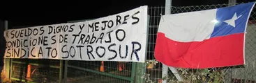 Sindicatos forestales paralizan y se apostan en las afueras del Complejo Horcones de Forestal Arauco