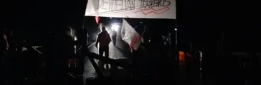 FF.EE. de Carabineros reprimen toma de pobladores en la ruta Neltume - Puerto Fui