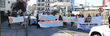 [FOTOS] Estudiantes de Trabajo Social UBB se toman Seremi de Educación por negligencias de su escuela