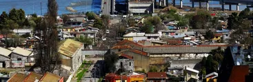 Vecinos de Aurora de Chile demandan a Serviu ante inminente erradicación