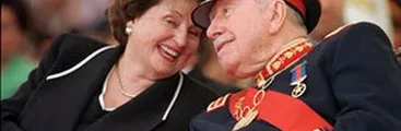Fortuna ilícita incautada a Pinochet sería rematada por la “Tía Rica”