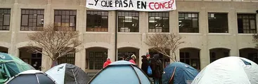Estudiantes de U. Federico Santa María de Hualpén suman a Valparaíso y se toman casa central