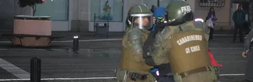 Carabineros reprime marcha intercomunal contra el negocio del gas en la Bahía de Concepción