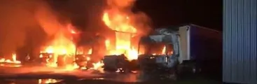 Ataque incendiario deja 18 camiones quemados en Temuco