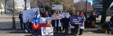 Trabajadores en huelga de Cela Cosméticos llaman a no comprar productos de lujo asociados a Estée Lauder Chile