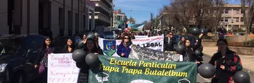 Trabajadores de la Fundación Educativa Juan XXIII de la provincia del Biobío en huelga por mejoras salariales