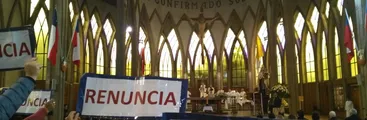 Obispo encubridor no puede ser pastor: funan a Juan Barros por relación con Karadima en Te Deum de Osorno