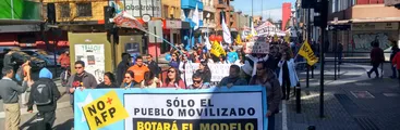 Trabajadores en huelga encabezaron nueva marcha contra AFP en Concepción