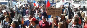 En Centinela 2 protestan contra el negocio de viviendas malas: Empresas construyeron, reconstruyeron y, ahora, reparan