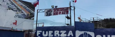 Trabajadores se toman grúa y faenas de cárcel El Manzano