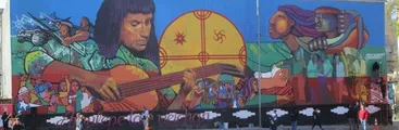 America latina presente en Valparaíso: realizan mural en homenaje a Violeta Parra