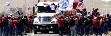 Trabajadores paralizan Minera Escondida