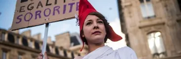 Gobierno Francés estudia multar el acoso callejero contra las mujeres