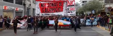 Marchan en Concepción contra terminales de gas y termoeléctricas en Biobío y Ñuble