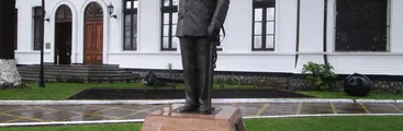 Estatua de Merino: símbolo de la Dictadura Cívico Militar