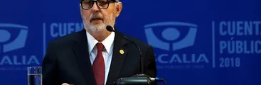 Reunión entre Abbott y Larraín trató de la situación de Moreira, días antes de que accediera a una salida alternativa