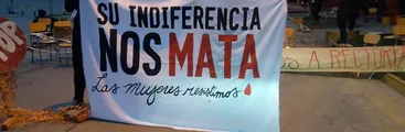 Estudiantes bloquean accesos a la UdeC exigiendo solución a demandas de las mujeres del campus