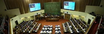 Proyecto que tipifica negacionismo a violaciones a los DDHH en dictadura como delito fue aprobado por Cámara de Diputados y es despachado al Senado
