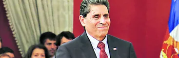 Duró apenas un día hábil: Ministro de Cultura se ve obligado a dejar el cargo