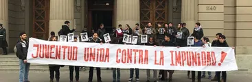 Nueva protesta contra la liberación de criminales de lesa humanidad termina con detenidos en Santiago