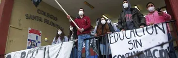Estudiantes se toman liceos de Quintero por crisis socioambiental