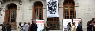 Londres 38 denuncia la criminalización de colaboradora y abre debate sobre la nula democratización en el país