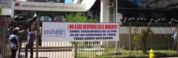 Funcionarios Públicos de Concepción paralizan para que se reincorpore a más de un centenar de despedidos
